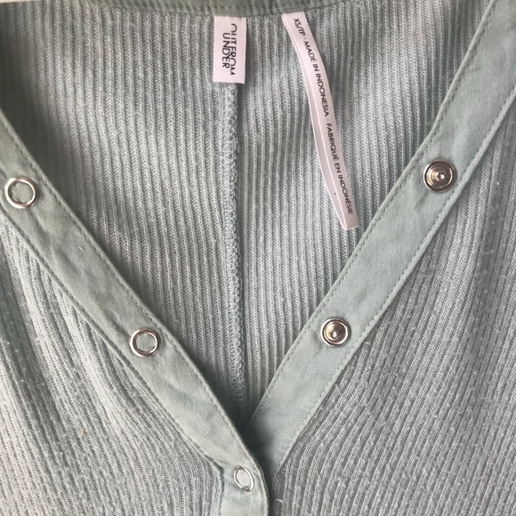 Urban outfitters out from under top - Picture 4 of 6